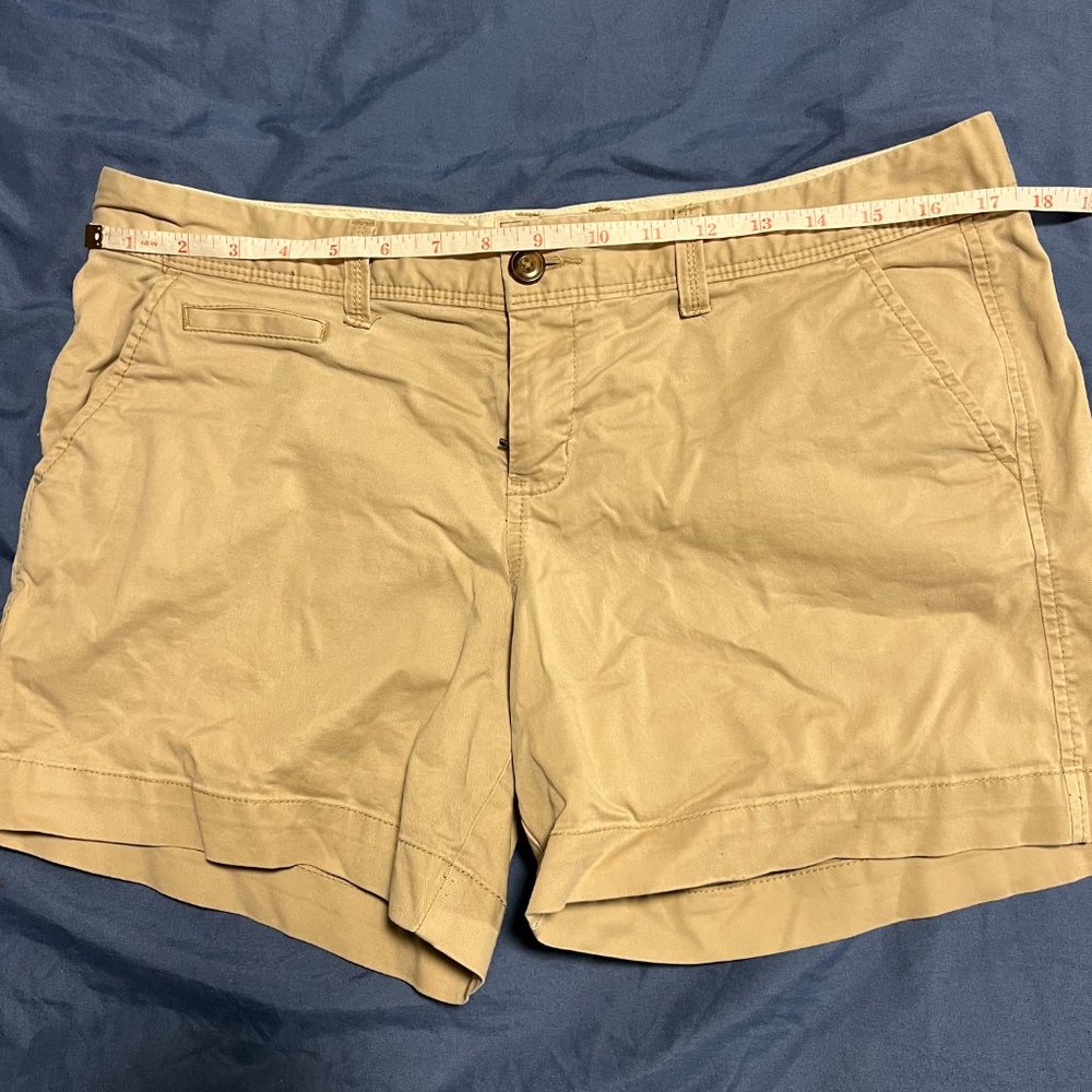 🎸 OLD NAVY KHAKI SHORTS KHAKI BROWN 🎸